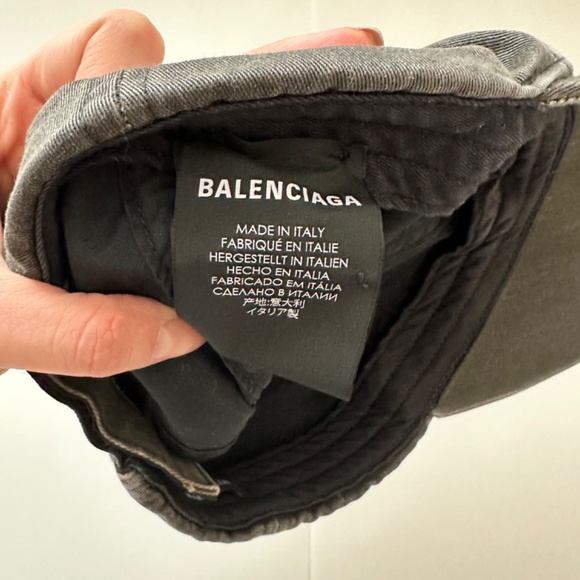 Balenciaga hat - Picture 2 of 2